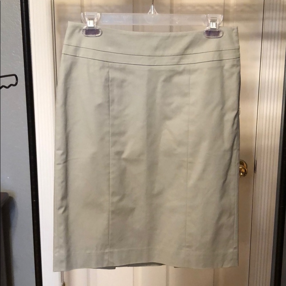 Gray LOFT pencil skirt